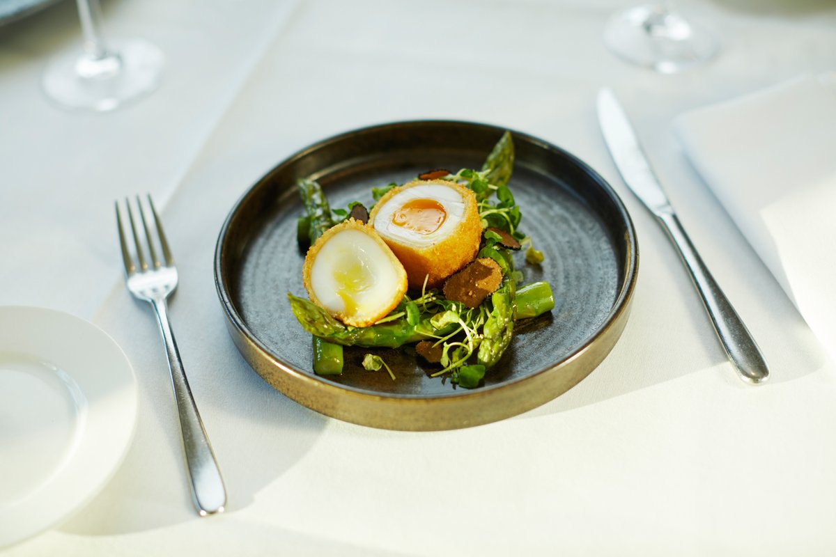 Fine dining at St George's Hill Lawn Tennis Club
